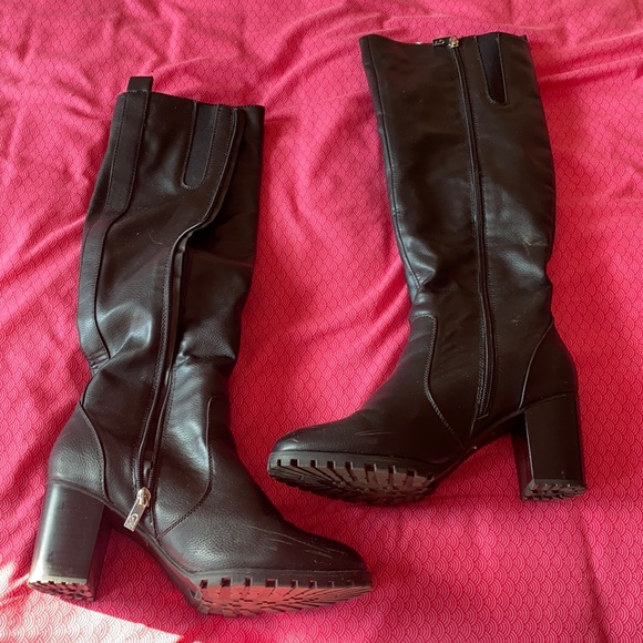 These comfortable platformed black mid thigh high boots are a must have for fall - Picture 1 of 5